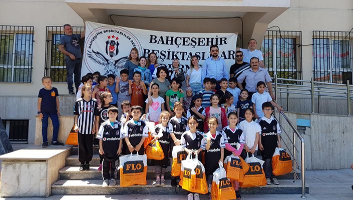 Bahçeşehir Beşiktaşlılar Derneği’nden çocuklara bayram hediyesi