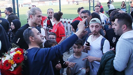 Malatyalı Üniversite Öğrencileri Platformu üyeleri, Beşiktaş antrenmanını izledi