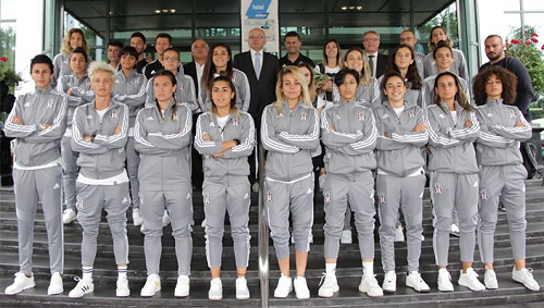 Beşiktaş’ın kızları Hollanda’da ilk maçına bugün çıkıyor