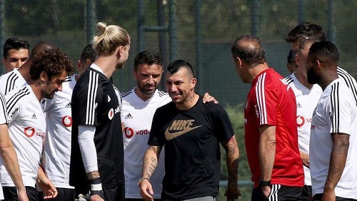 Gary Medel Beşiktaş’a veda etti