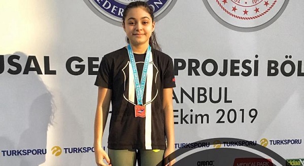 Kapalıçarşı Beşiktaşlılar Derneği yüzme akademisi finallerde