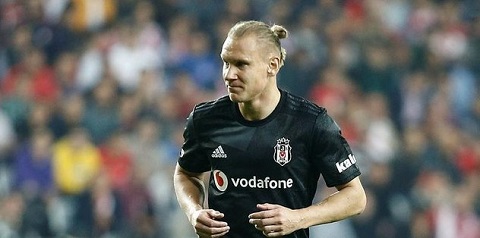 Vida gelen tekliflere rağmen Beşiktaş’ta kalmak istiyor!