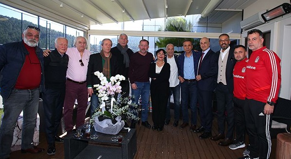 Beşiktaşlı Sporcular Sosyal Dayanışma Derneği’nden Sergen Yalçın’a ziyaret
