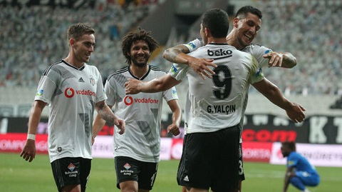 Beşiktaş son dakika golü ile Şampiyonlar Ligi’ne göz kırptı