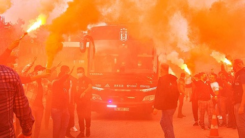 Taraftardan Beşiktaş’a dev destek