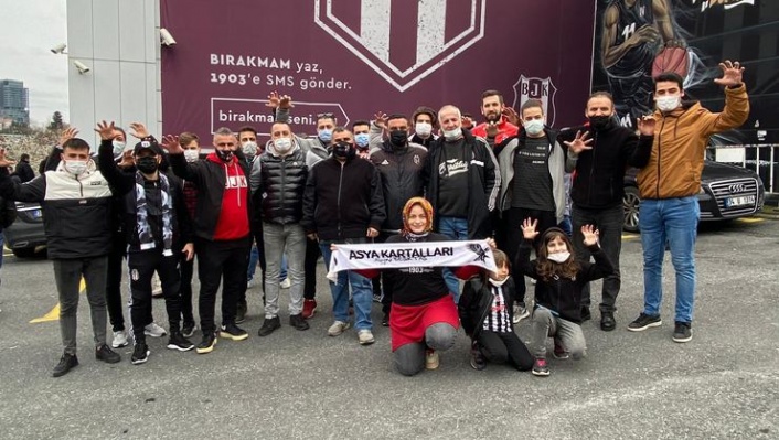Beşiktaşlı taraftarlardan TBF’nin kararına protesto