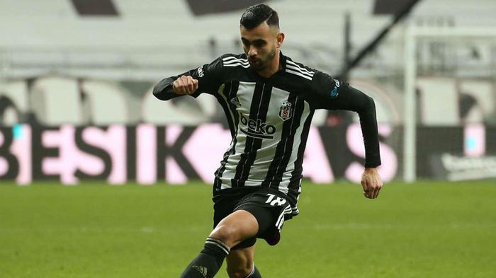Beşiktaş Ghezzal’ın transferi için harekete geçti!