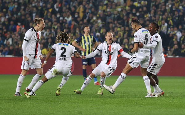 Rıdvan Dilmen’den derbi açıklaması: Beşiktaş, Fenerbahçe’den üstündü!