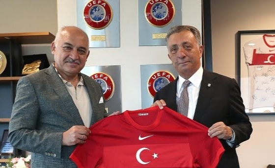 Ahmet Nur Çebi’den TFF Başkanı Büyükekşi’ye ziyaret